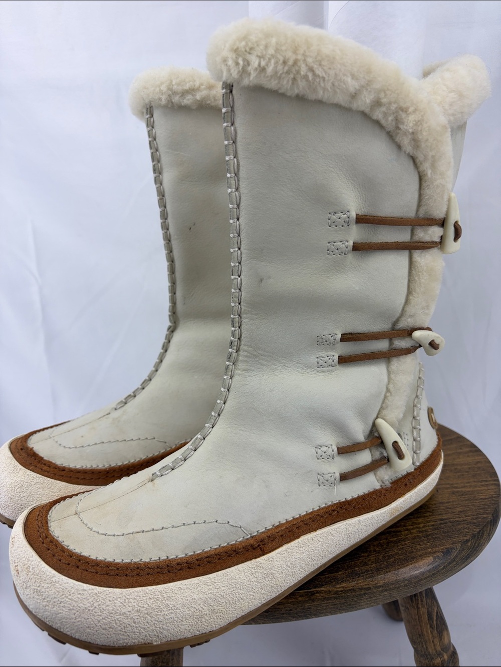 Merrell Spirit Tibet Timber Leather Winter Boots in Cream w/ Shearling, Womens 8